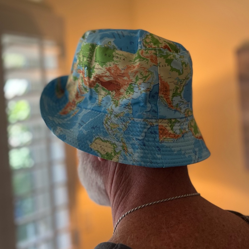 🌟 🛥️🐠🕶️🌎 NWOT World Map Bucket Hat Y2k